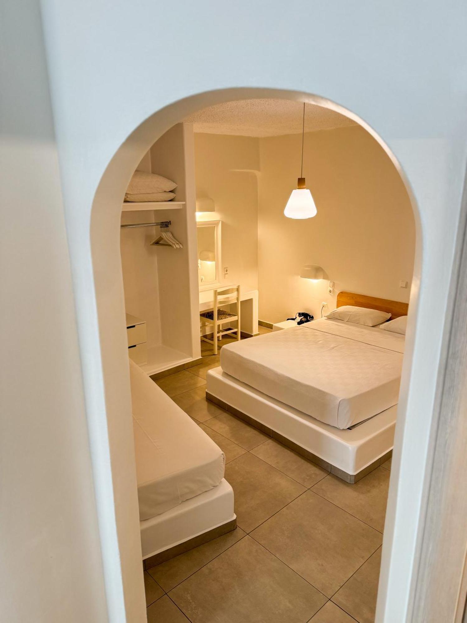 Filoxenia Apartments Adamantas  Ngoại thất bức ảnh